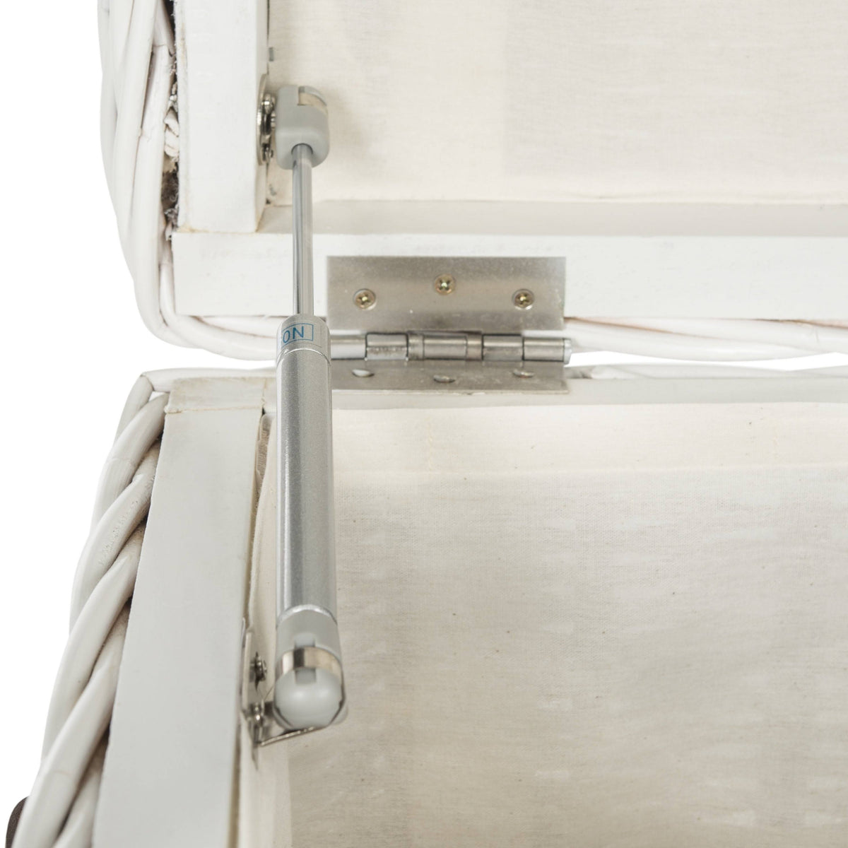 White Wicker Side Trunk R62467