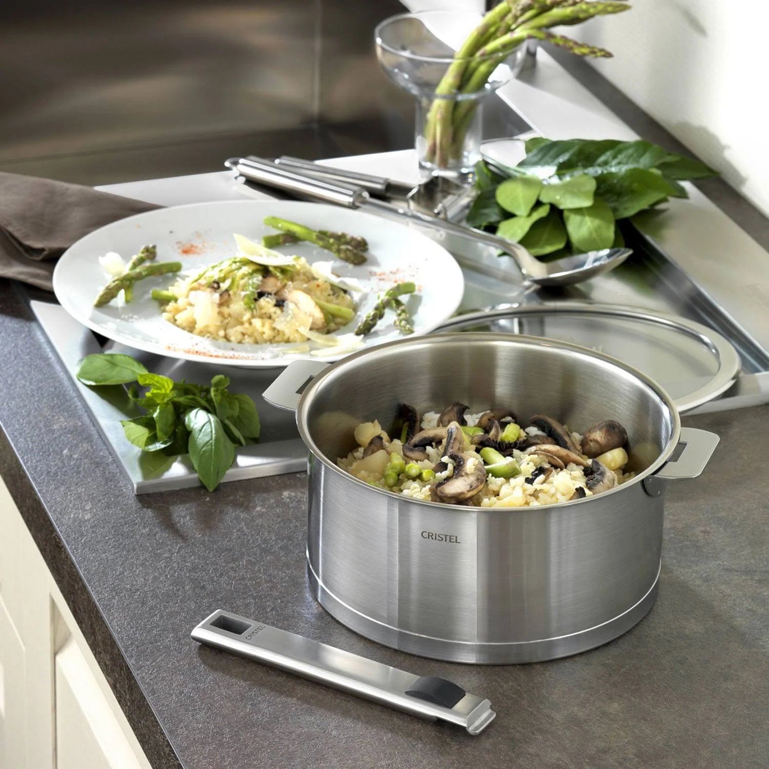 Stainless Steel 5.5 Quart Stewpan with Glass Lid G840552