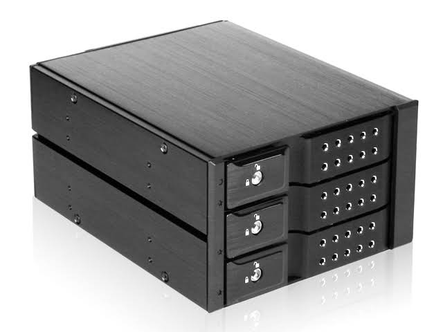 2x5.25 to 3x3.5 SAS Cage Black J199093